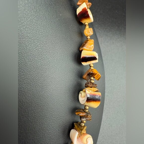 Mid Century Hawaiian Cowrie Shell Beaded Necklace with Floral Shell Design - Picture 16 of 16